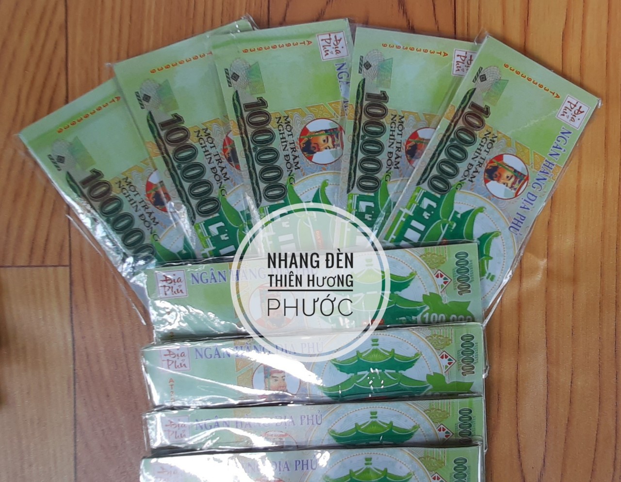 Tiền 100 đẹp cúng